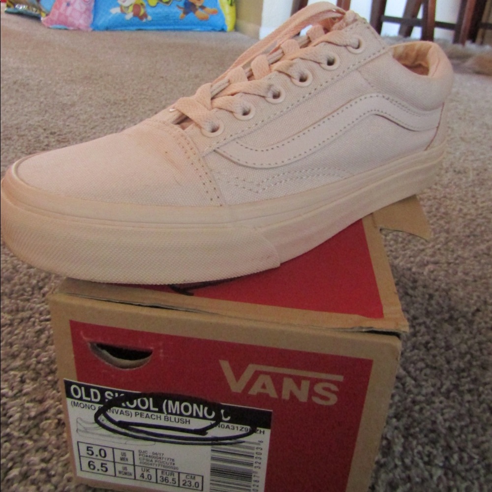Peach blush mono canvas vans